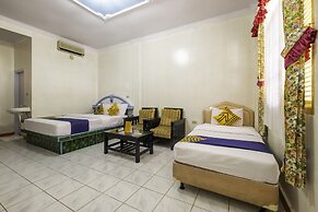 SPOT ON 1896 Hotel Mahkota Pantai