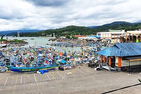 SPOT ON 1896 Hotel Mahkota Pantai