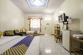 SPOT ON 1896 Hotel Mahkota Pantai