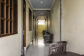 SPOT ON 1896 Hotel Mahkota Pantai