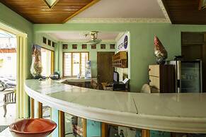 SPOT ON 1896 Hotel Mahkota Pantai