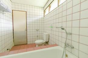 OYO 1996 Koneng Hotel