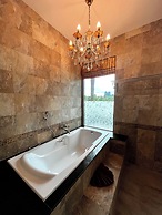 Saifon Villas - Luxurious Pool Villas