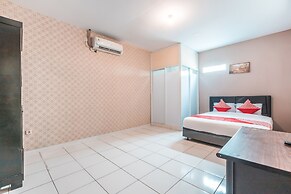 Super OYO 1868 J&b Room Pramuka