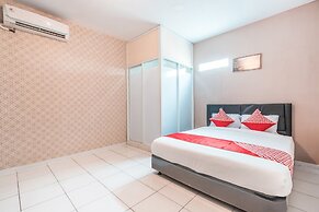 Super OYO 1868 J&b Room Pramuka