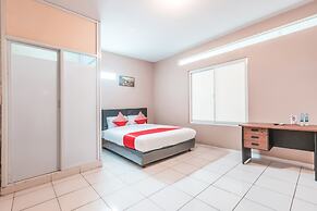 Super OYO 1868 J&b Room Pramuka