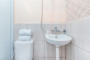 Super OYO 1868 J&b Room Pramuka