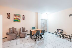 Super OYO 1868 J&b Room Pramuka