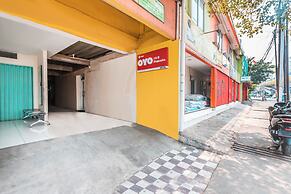 Super OYO 1868 J&b Room Pramuka