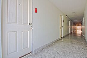 Super OYO 498 Ladawan Villa