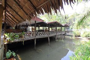 OYO 476 Ban Rimnam Resort