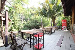 OYO 476 Ban Rimnam Resort