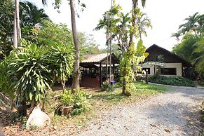 OYO 476 Ban Rimnam Resort