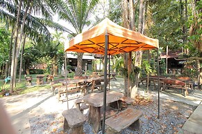 OYO 476 Ban Rimnam Resort