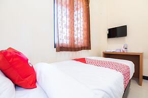 OYO 1956 Kana Family Residence