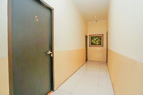 OYO 1956 Kana Family Residence