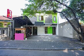 OYO 1956 Kana Family Residence