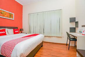 OYO 1956 Kana Family Residence