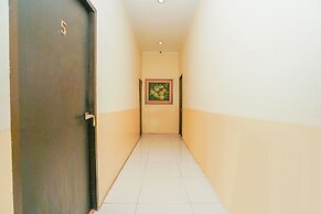 OYO 1956 Kana Family Residence