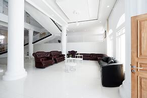 Capital O 1888 Griya RW Family Guest House