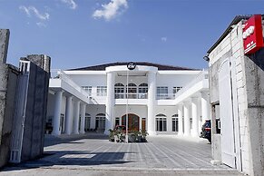 Capital O 1888 Griya RW Family Guest House