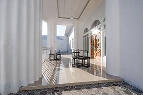 Capital O 1888 Griya RW Family Guest House