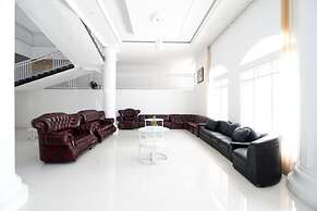 Capital O 1888 Griya RW Family Guest House