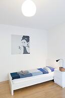ZH Kreuzplatz I - Hitrental Apartment