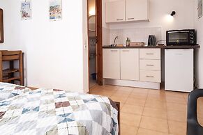 Villa Perris Studios