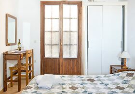 Villa Perris Studios