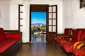 Villa Perris Studios