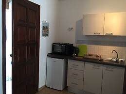 Villa Perris Studios