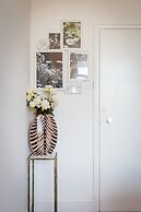 Designer 2-bed 2-bath Behind Selfridges