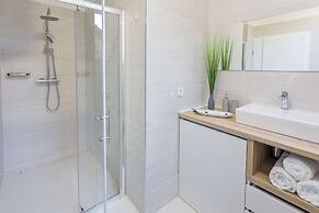 Bright and Modern Main Square Studio