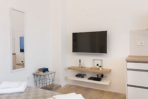 Bright and Modern Main Square Studio