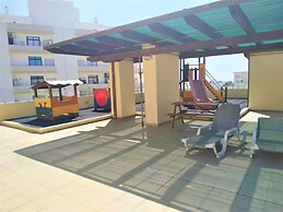 4D Terrace by Casas & Papéis