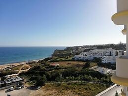 9-5 Torre Sol by Casas & Papéis