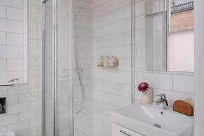 Sonder by Marriott Bonvoy Royal Garden Apartments New town
