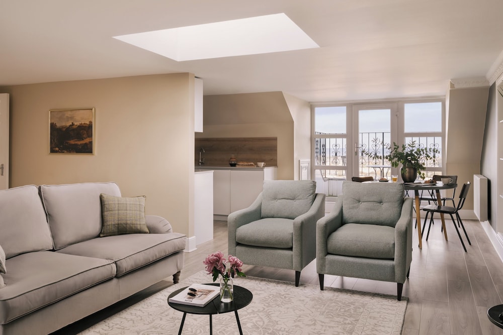 Royal Garden Apartments New Town