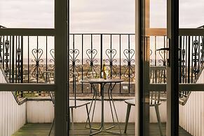 Sonder by Marriott Bonvoy Royal Garden Apartments New town