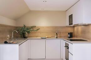 Sonder by Marriott Bonvoy Royal Garden Apartments New town