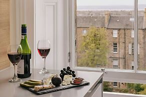 Sonder by Marriott Bonvoy Royal Garden Apartments New town