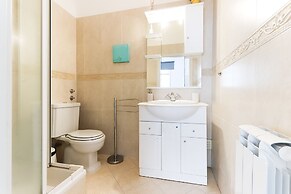 Lisbon Silver Flower