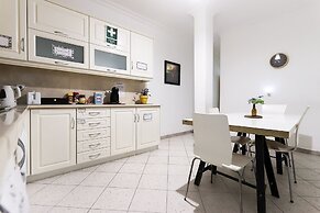 Lisbon Silver Flower