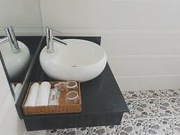 TiMee Hotel & Apartment