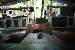 Cinderland EcoVillage - Hostel