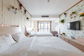 Coastline International Apartment