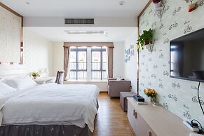 Coastline International Apartment