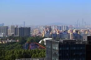 Coastline International Apartment