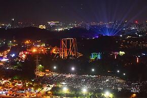 Coastline International Apartment